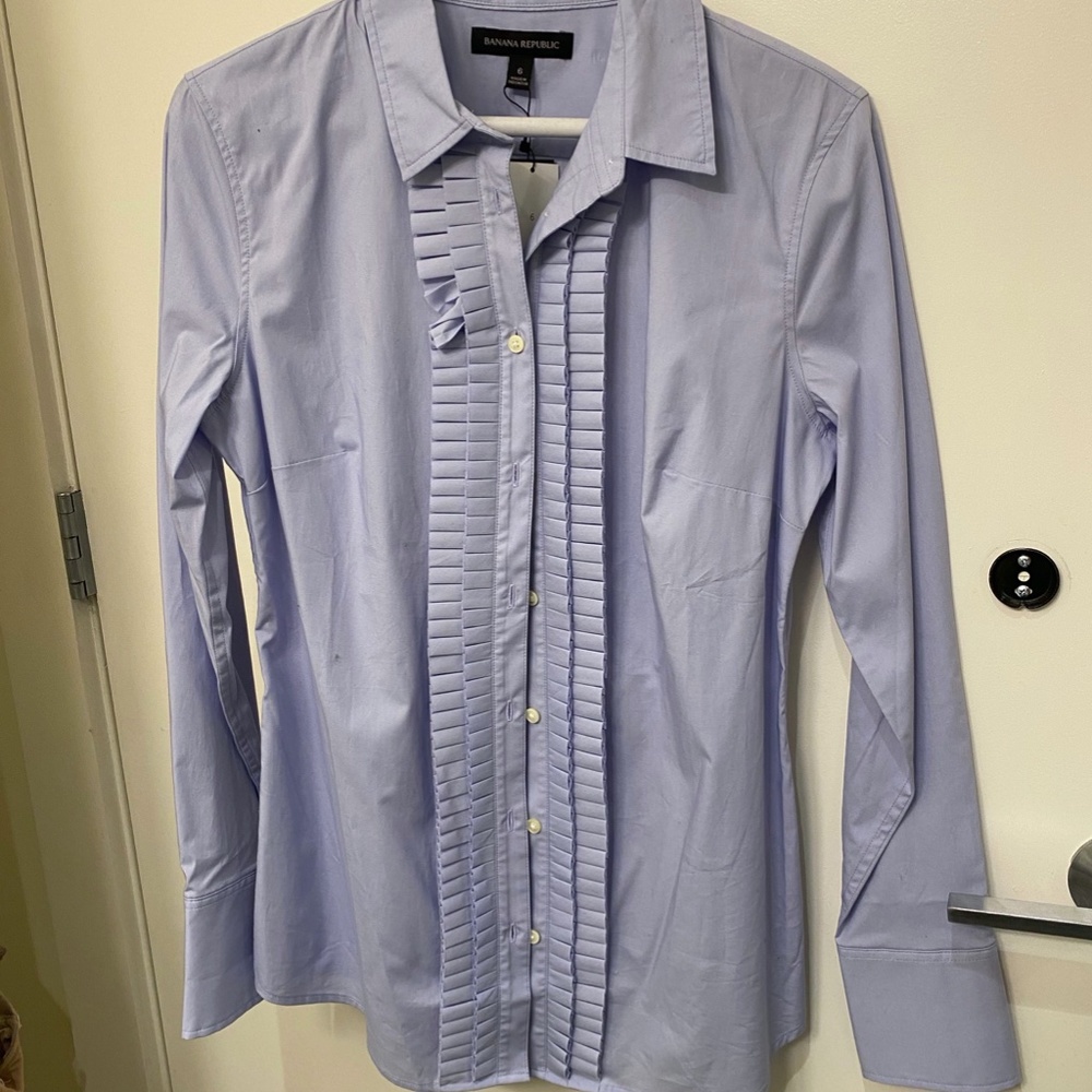 Banana Republic blue button down cotton shirt